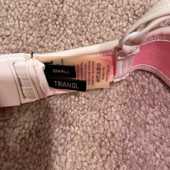 Triangl bikini with tropical bottom and white top - Picture 3 of 5